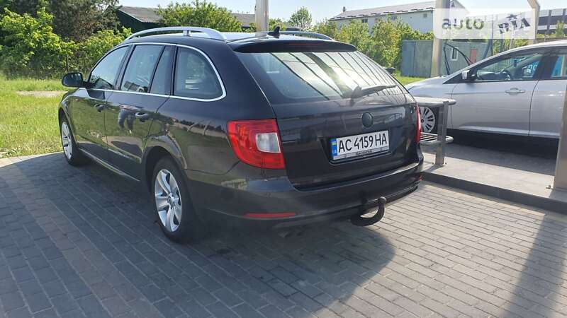 Універсал Skoda Superb 2010 в Луцьку