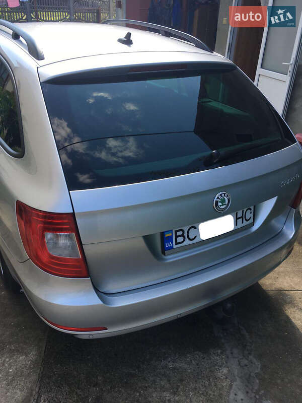 Універсал Skoda Superb 2012 в Стрию