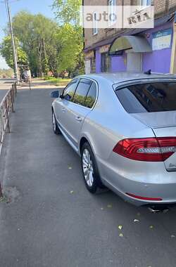 Лифтбек Skoda Superb 2014 в 