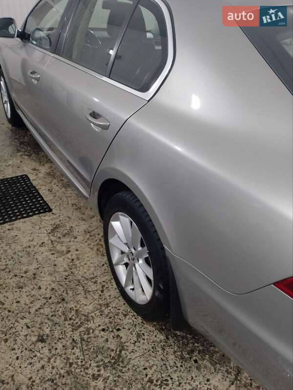 Лифтбек Skoda Superb 2013 в Киеве