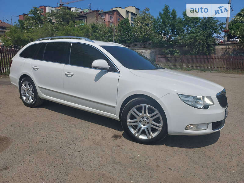 Универсал Skoda Superb 2011 в Ивано-Франковске