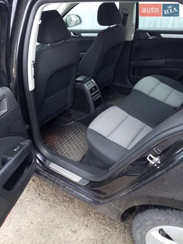 Универсал Skoda Superb 2010 в Голованевске