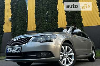 Лифтбек Skoda Superb 2014 в 