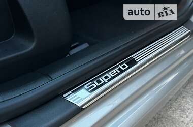 Лифтбек Skoda Superb 2014 в 