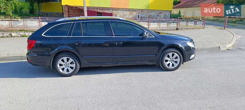 Универсал Skoda Superb 2010 в Гусятине