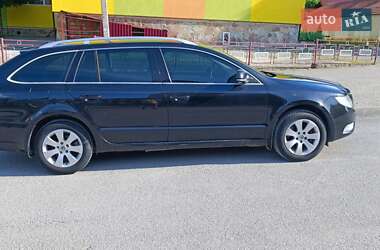 Универсал Skoda Superb 2010 в Гусятине