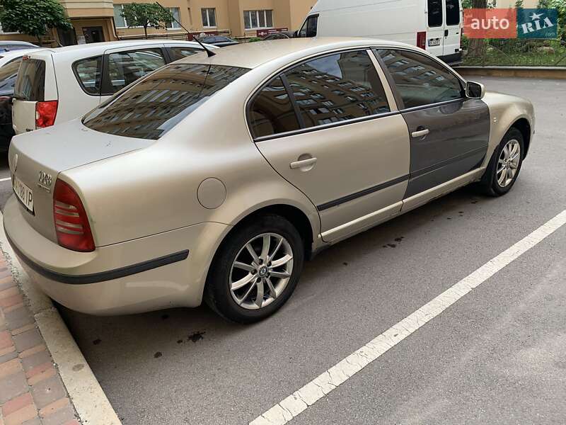 Лифтбек Skoda Superb 2005 в Киеве