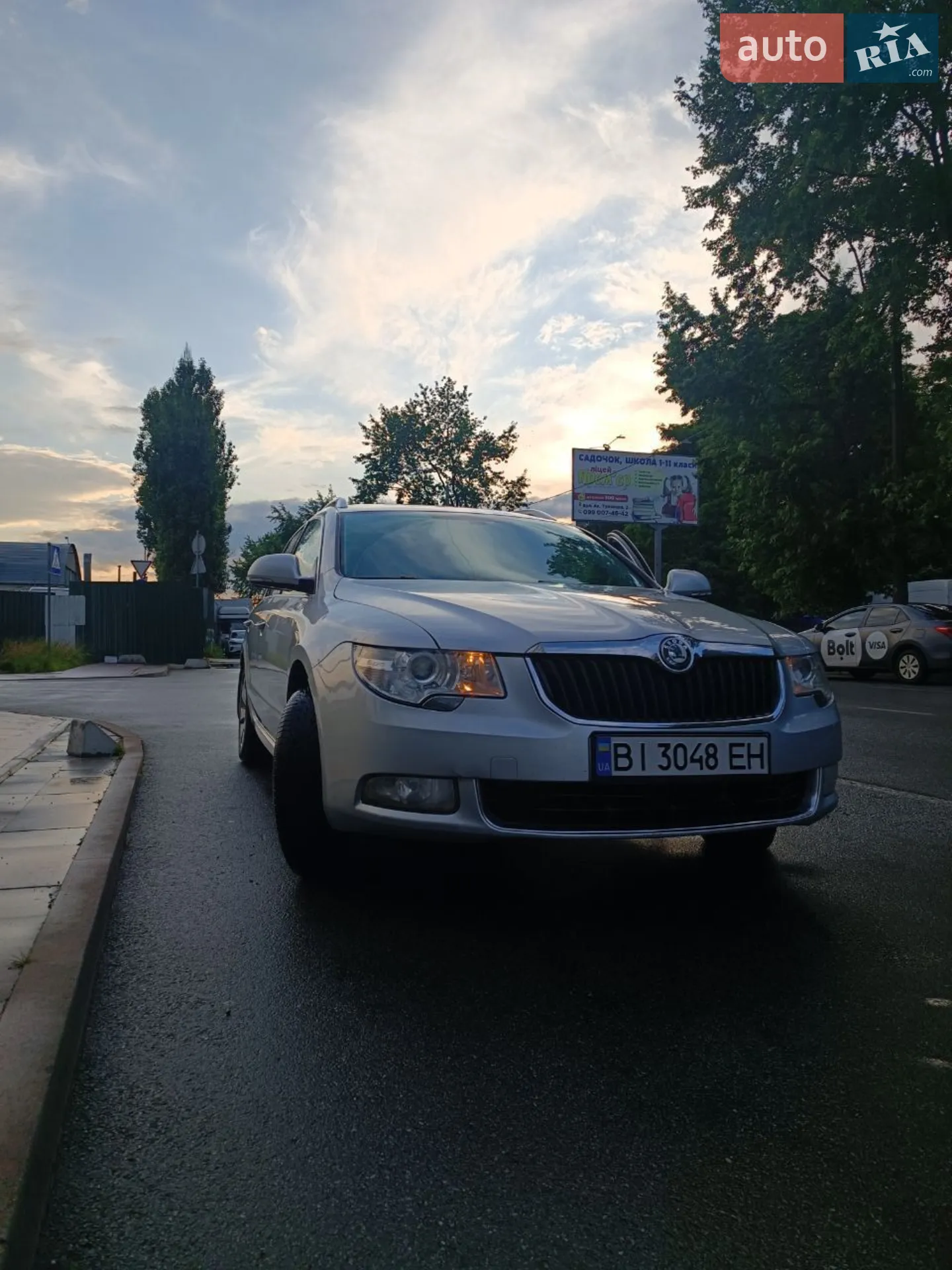 2010 Skoda Superb - мініатюра 2