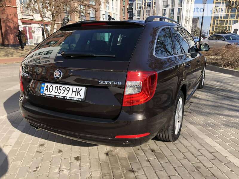 Универсал Skoda Superb 2015 в Киеве