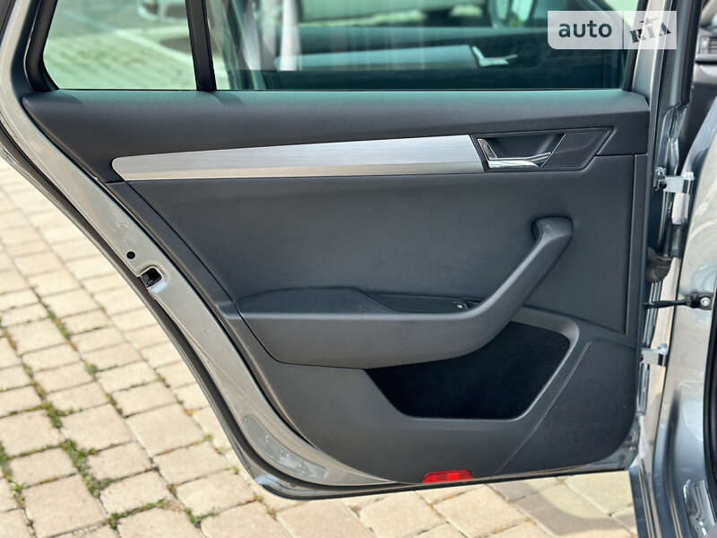 Універсал Skoda Superb 2016 в Любомлі