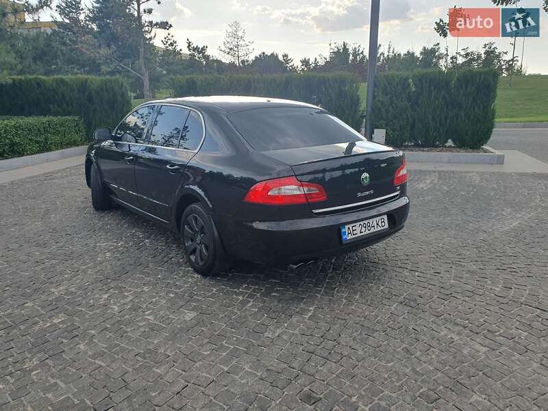Лифтбек Skoda Superb 2012 в Днепре