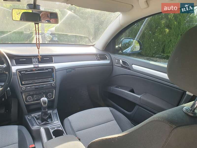 Лифтбек Skoda Superb 2012 в Днепре