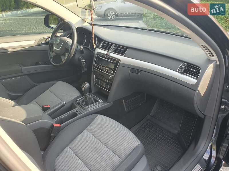 Лифтбек Skoda Superb 2012 в Днепре