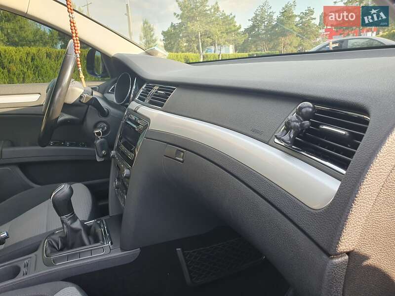 Лифтбек Skoda Superb 2012 в Днепре