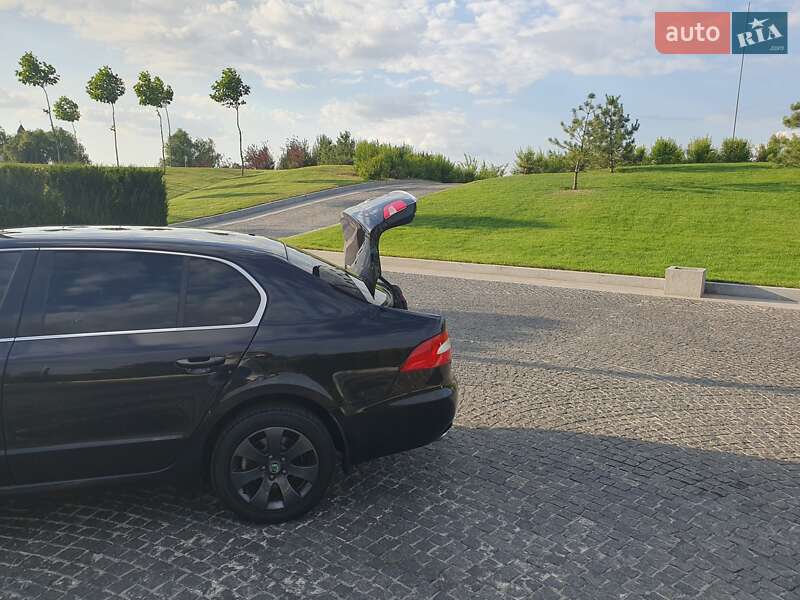 Лифтбек Skoda Superb 2012 в Днепре