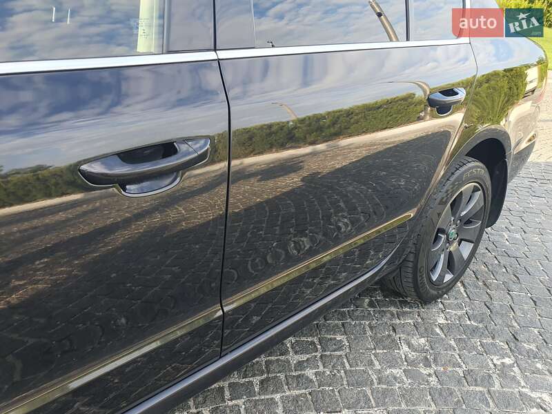 Лифтбек Skoda Superb 2012 в Днепре