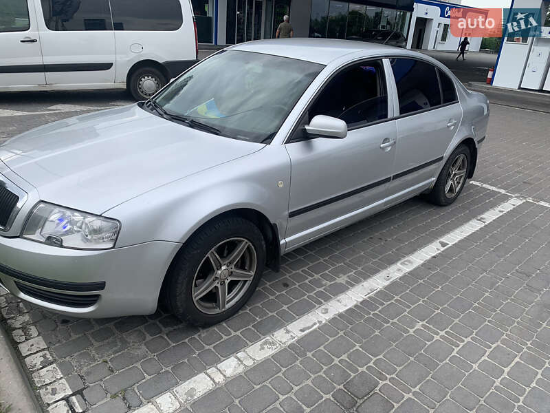 Ліфтбек Skoda Superb 2004 в Києві