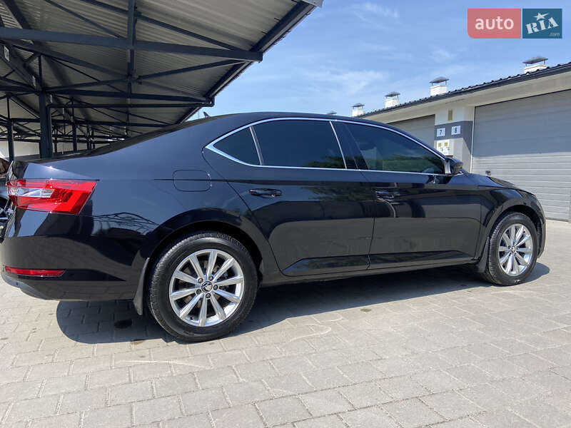 Лифтбек Skoda Superb 2016 в Житомире