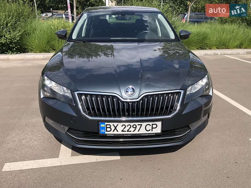 Лифтбек Skoda Superb 2016 в Киеве