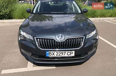 Лифтбек Skoda Superb 2016 в 