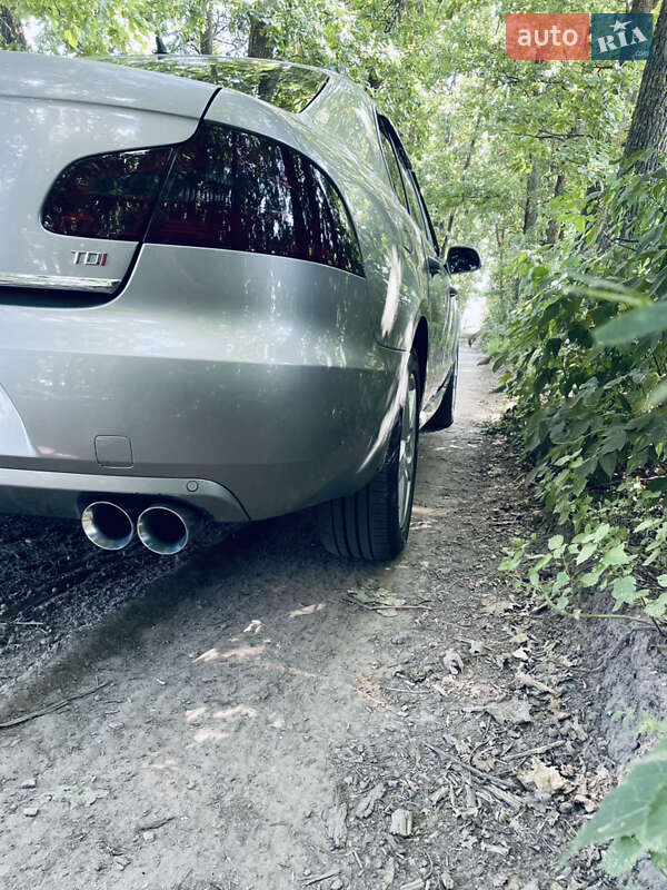 Ліфтбек Skoda Superb 2011 в Рівному