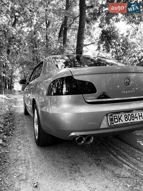 Ліфтбек Skoda Superb 2011 в Рівному