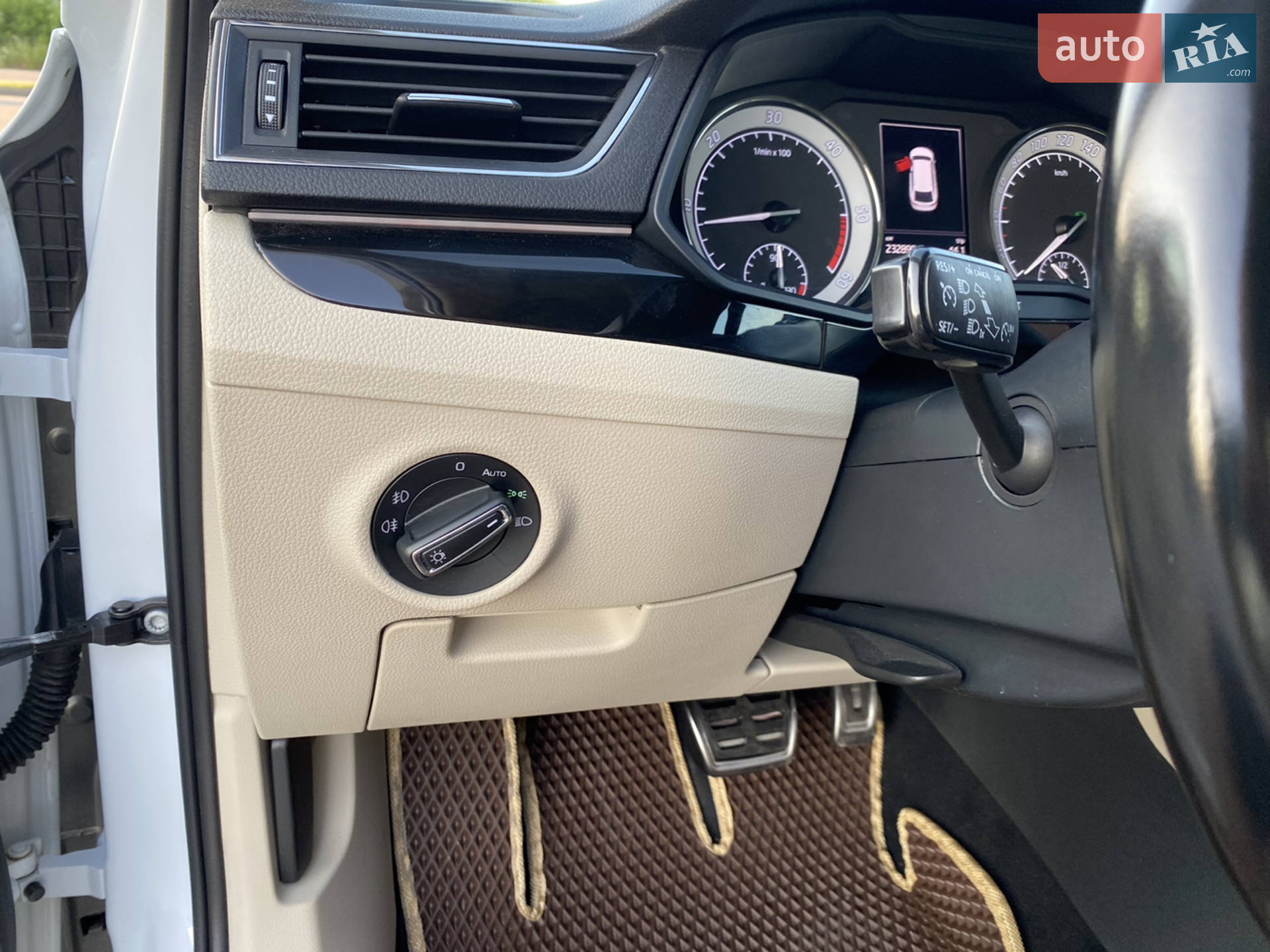 2016 Skoda Superb - мініатюра 43