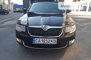 Універсал Skoda Superb 2011 в Умані