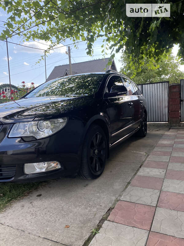 Универсал Skoda Superb 2011 в Березному