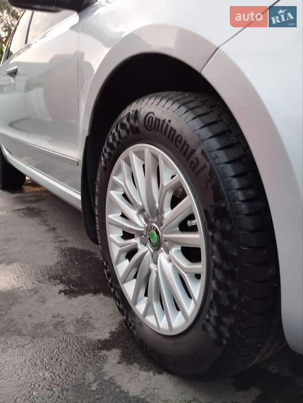 Лифтбек Skoda Superb 2012 в Киеве