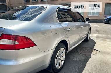 Лифтбек Skoda Superb 2012 в Василькове