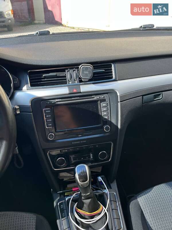 Ліфтбек Skoda Superb 2011 в Східниці