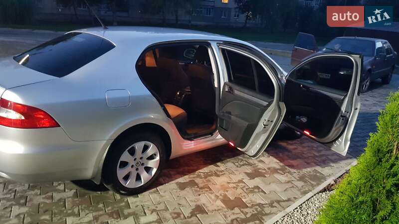 Лифтбек Skoda Superb 2008 в Черкассах