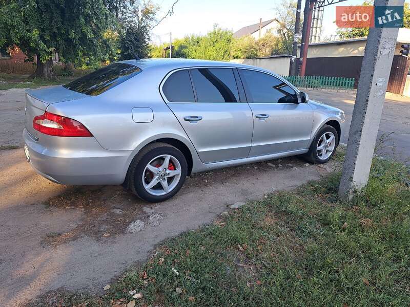 Лифтбек Skoda Superb 2008 в Черкассах