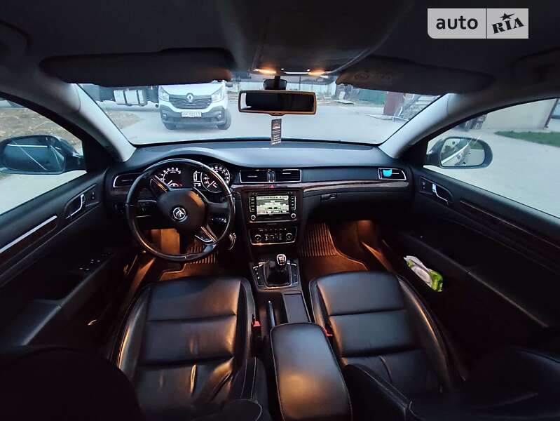 Универсал Skoda Superb 2014 в Звягеле