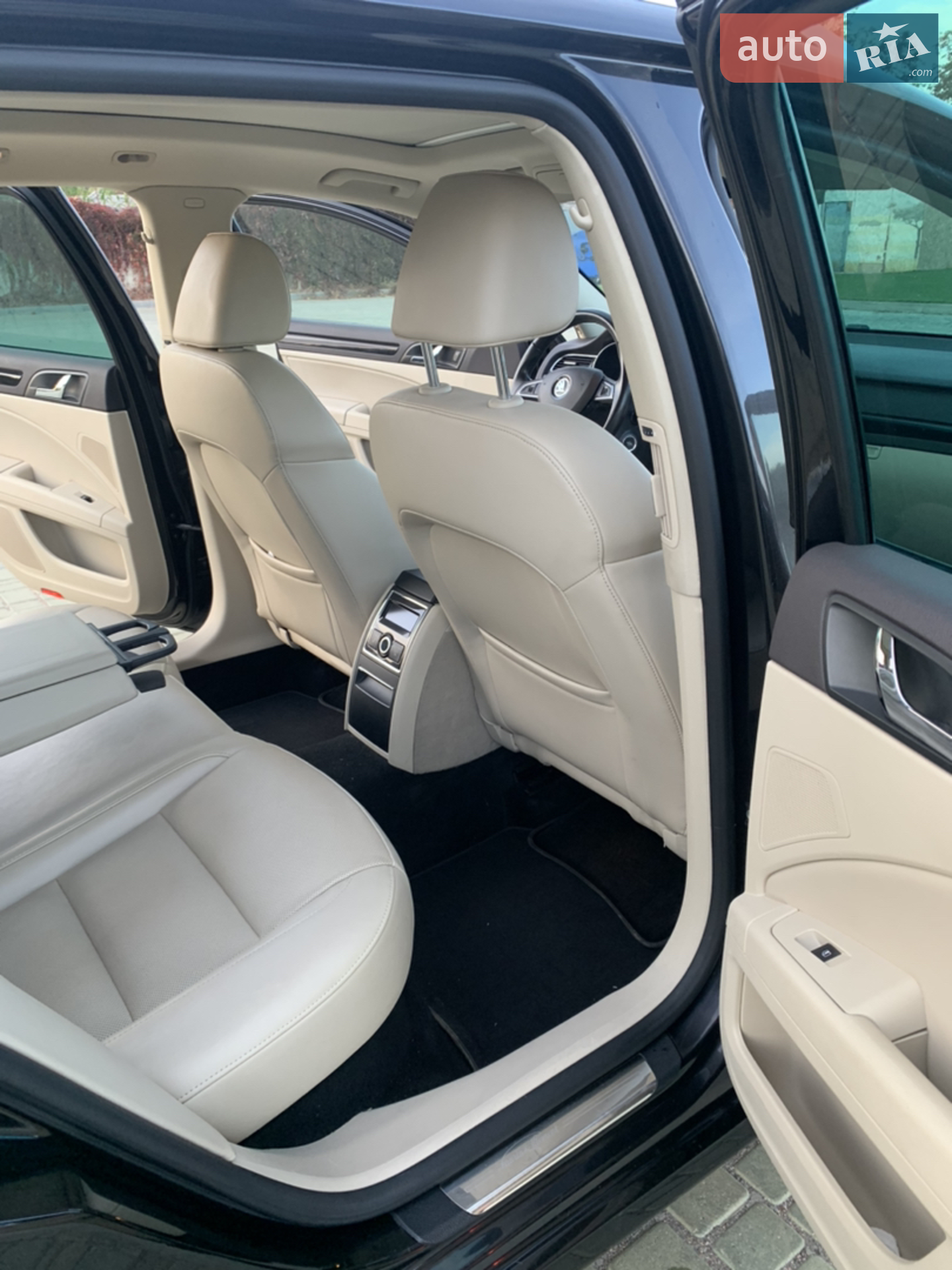 2014 Skoda Superb - мініатюра 2
