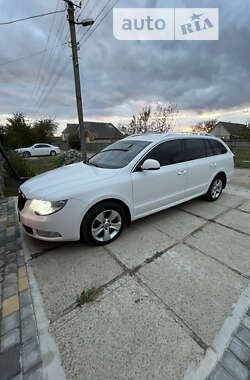 Універсал Skoda Superb 2013 в Монастирищеві