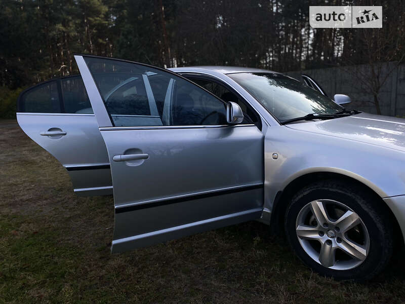 Лифтбек Skoda Superb 2008 в Полтаве
