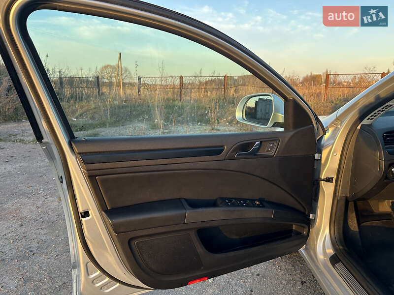 Универсал Skoda Superb 2010 в Чутове