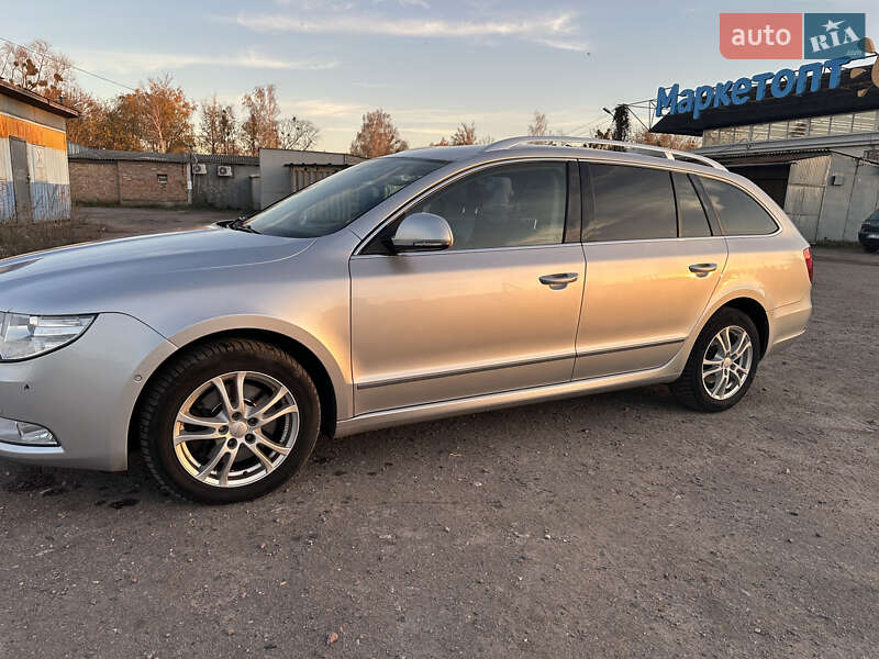Универсал Skoda Superb 2010 в Чутове
