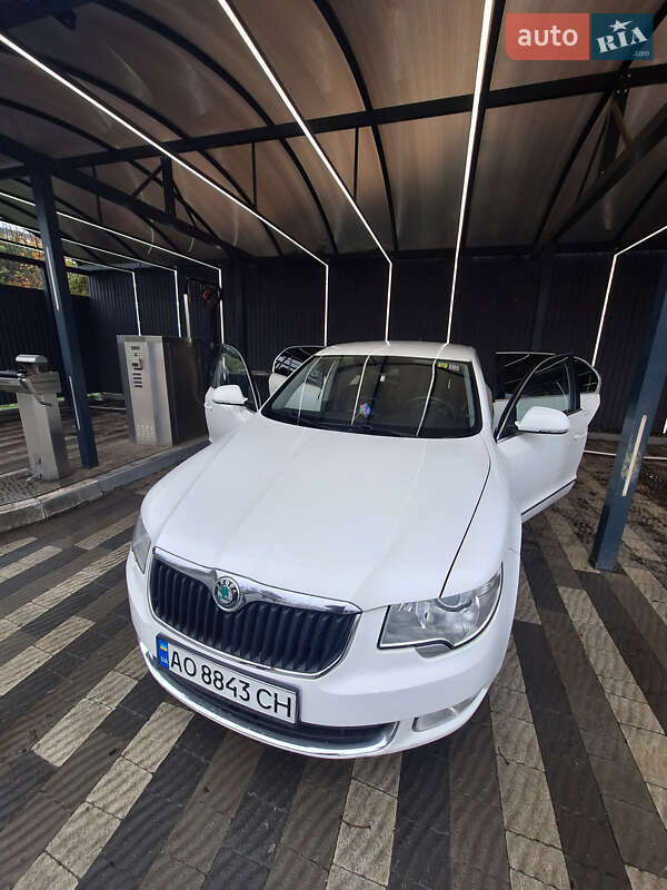 Skoda Superb 2012