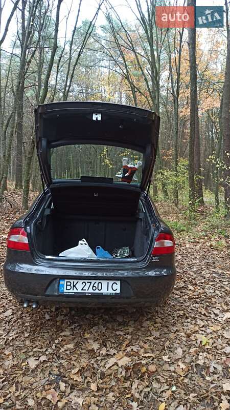Лифтбек Skoda Superb 2010 в Бродах