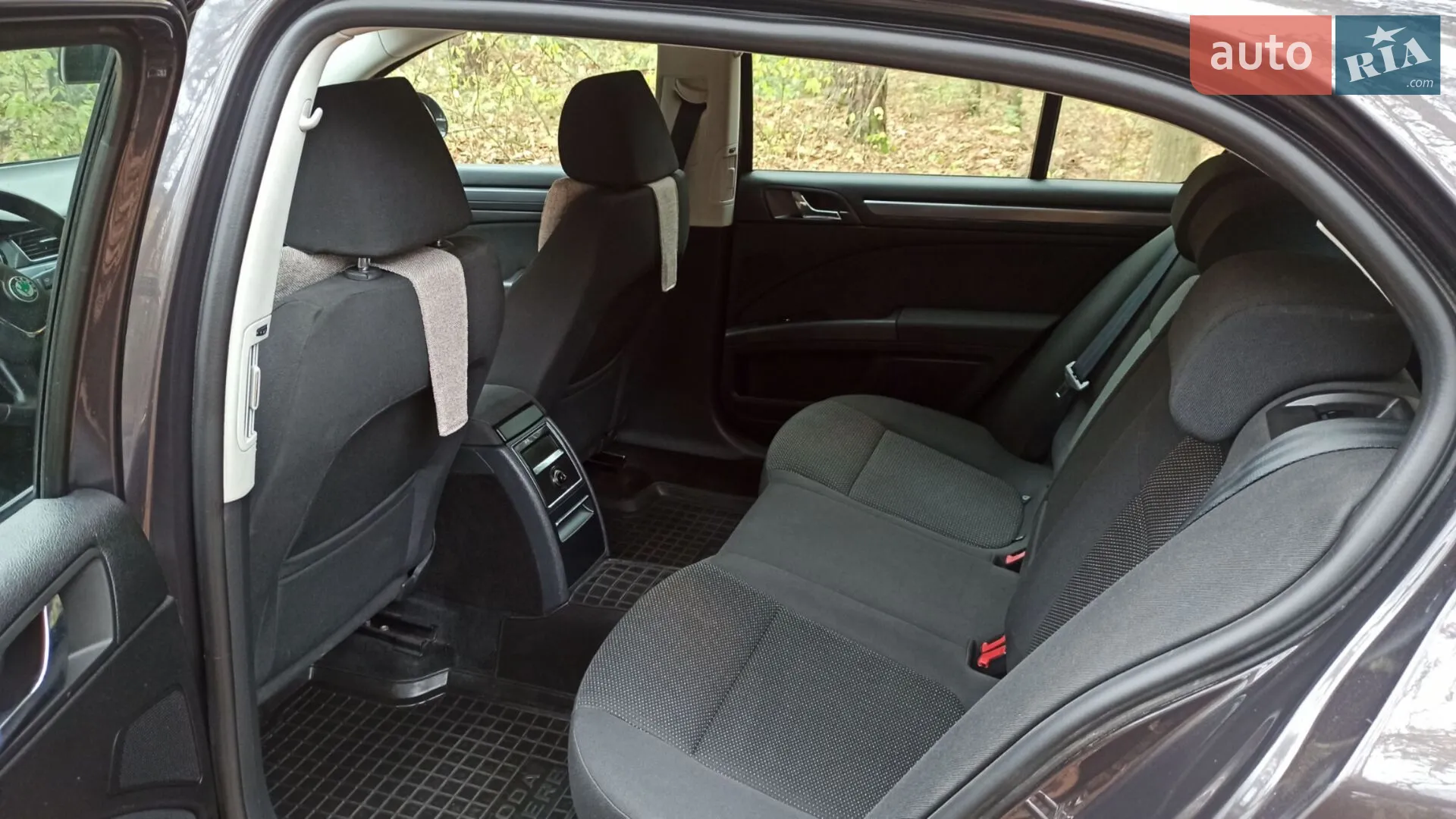 2010 Skoda Superb - мініатюра 8