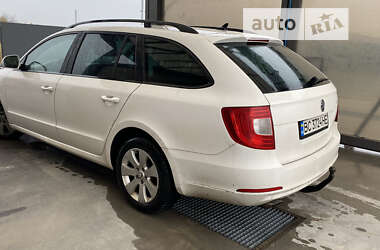 Універсал Skoda Superb 2011 в 