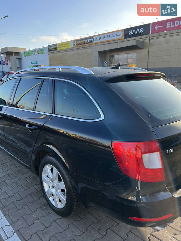 Универсал Skoda Superb 2011 в Житомире