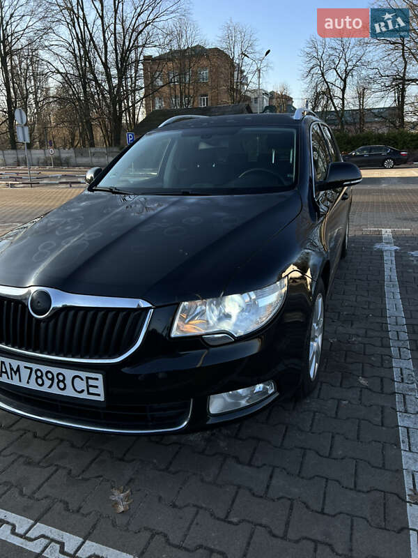 Универсал Skoda Superb 2011 в Житомире