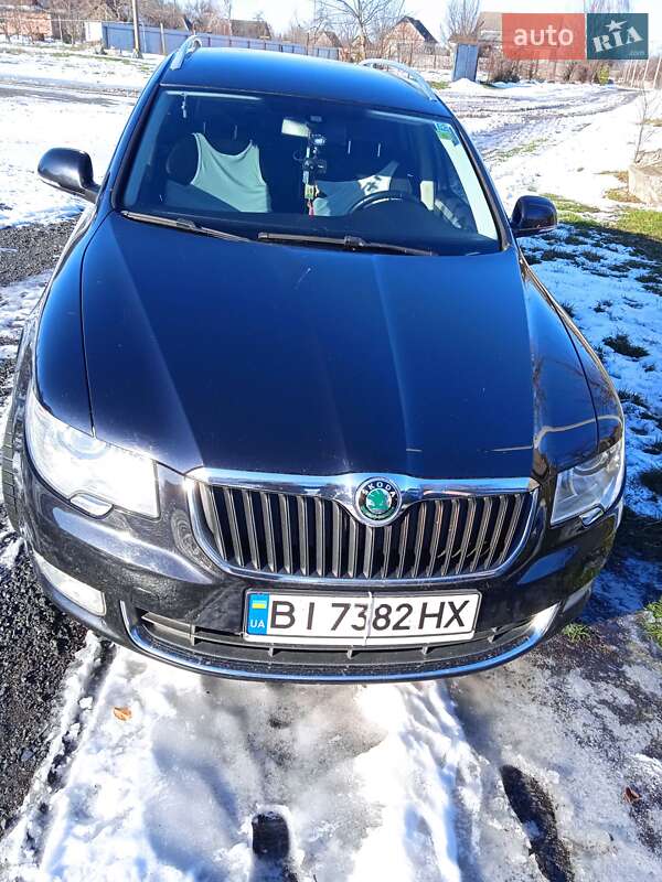 Універсал Skoda Superb 2010 в Гадячі
