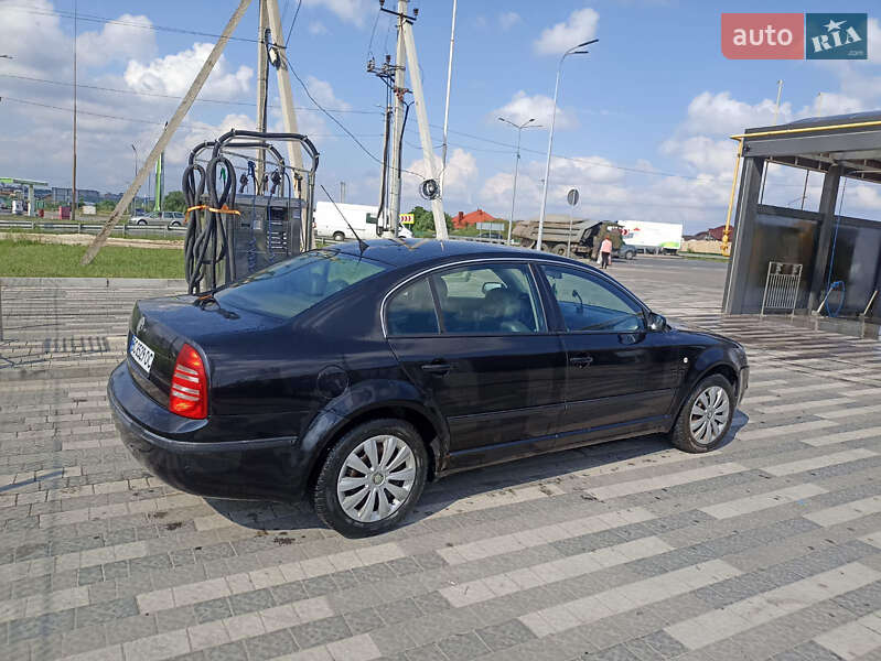 Лифтбек Skoda Superb 2005 в Львове