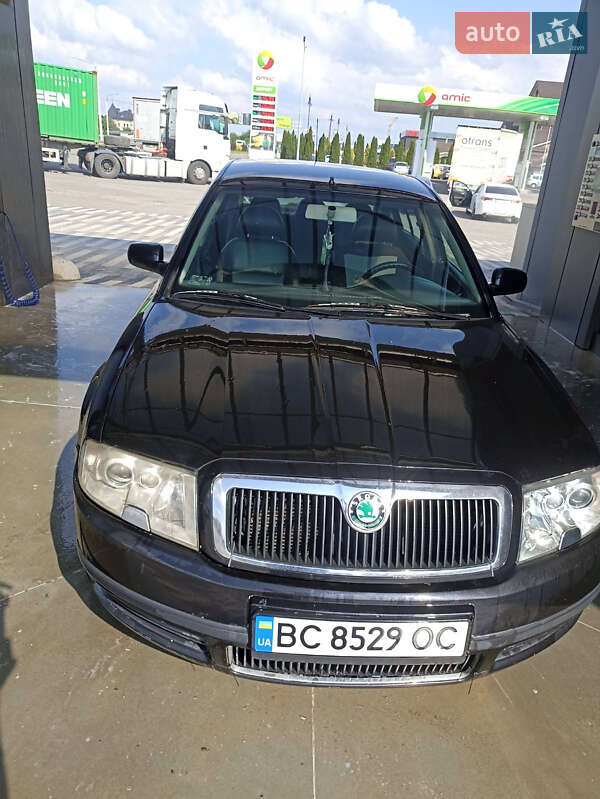 Лифтбек Skoda Superb 2005 в Львове
