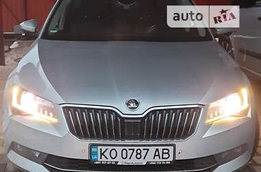 Универсал Skoda Superb 2019 в Ужгороде